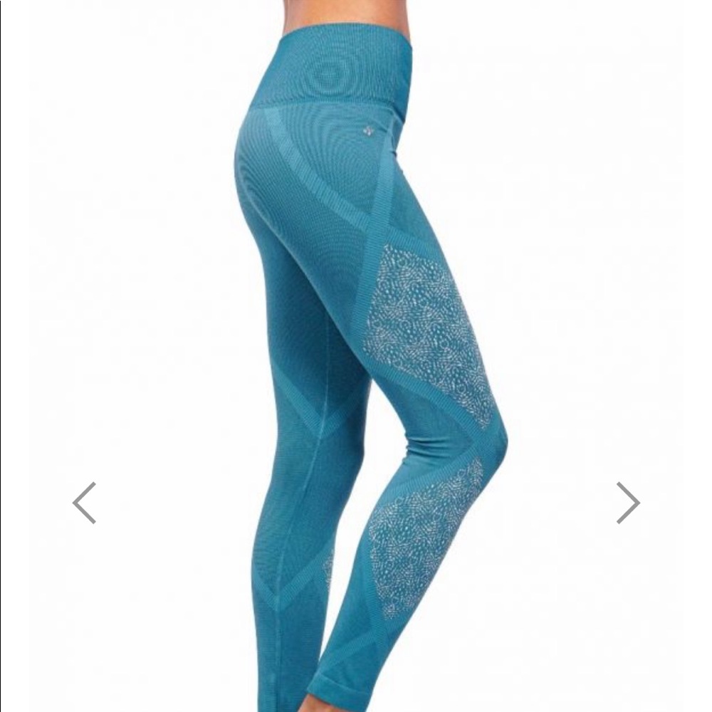 NEW • NUX • Geneva Seamless Leggings Scuba - Picture 2 of 6